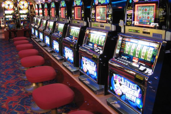 How to Win at Slots: Tips to Improve Your Chances of Winning